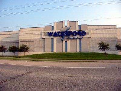 Waterford Digital Cinema 16 - Front From M-59 (newer photo)